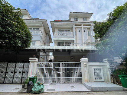Twin Villa for Rent at Borey Phnom Penh Thmey ( Tuek Thla ) Villa in Phnom Penh Capital