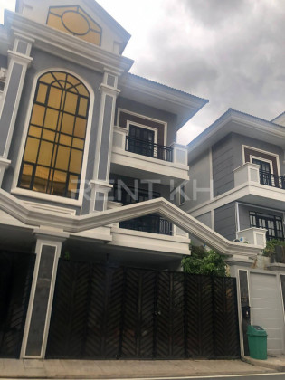 Twin Villa for Rent in Borey Thai Chhunkry Sen Sok Villa in Phnom Penh Capital