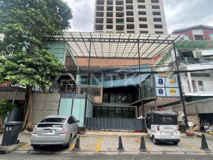 Shop House for Rent near Independence Monument Flat in Phnom Penh Capital