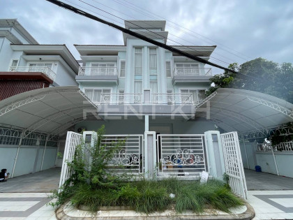 Singe Villa for Rent at Borey Piphup Thmei Sen Sok Villa in Phnom Penh Capital
