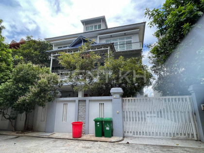 Single Villa for Rent at Borey Borey Peng Huoth Sen Sok Villa in Phnom Penh Capital