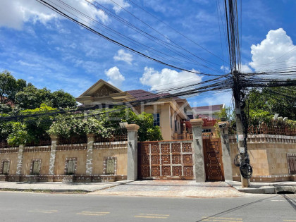 Single Villa for Rent at Toul Kouk Villa in Phnom Penh Capital