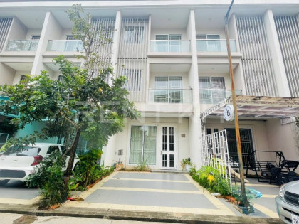 Link Villa for Rent at Borey Chip Mong Sensok Villa in Phnom Penh Capital