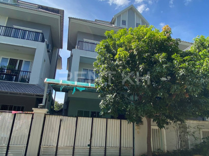 Twin Villa for Rent at Borey Phnom Penh Thmey  Cry Stal Park Villa in Phnom Penh Capital