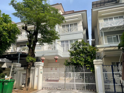 Tiwin Villa for Rent at Borey Phnom Penh Thmey Tuek Thla Villa in Phnom Penh Capital
