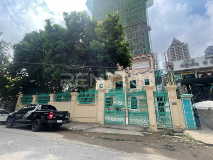 House for Rent at  Sangkat BKK1 Villa in Phnom Penh Capital