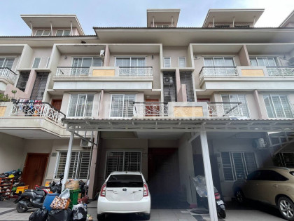 Link House for Rent at Borey Peng Huoth The Star Light Villa in Phnom Penh Capital
