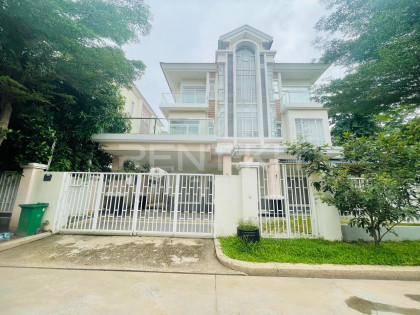 Single Villa for Rent at Borey Chip Mong  Sen Sok Villa in Phnom Penh Capital