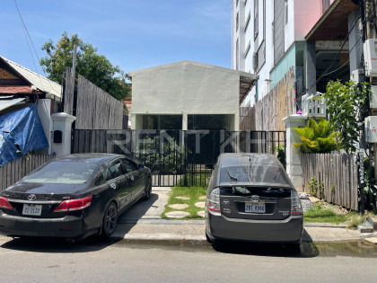 Shophouse in Khan Toul Kork Flat in Phnom Penh Capital