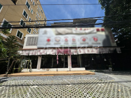 Shop House for Rent near Independence Monument Villa in Phnom Penh Capital