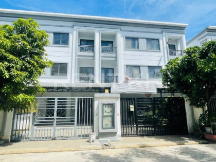 Link House for Rent at Borey Piphup Thmey La Sen Sok 2 Villa in Phnom Penh Capital