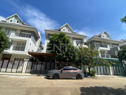 Twin Villa for Rent at Borey  Phnom Penh Thmey (Crystal Park) Villa in Phnom Penh Capital