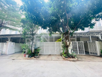Link House for Rent at Borey Chip Mong Sensok Villa in Phnom Penh Capital