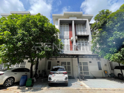 Link House for Rent at Borey Thai Chunky Villa in Phnom Penh Capital