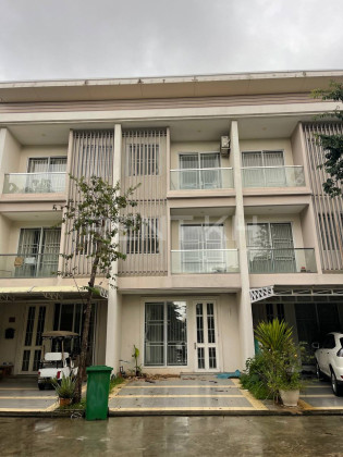 Link House for Rent at Borey  Chip Mong Sensok Villa in Phnom Penh Capital