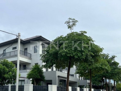 Single Villa for Rent at Borey Chip Mong Villa in Phnom Penh Capital