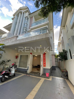 Twin Villa for Rent at Borey Chip Mong Sensok Villa in Phnom Penh Capital