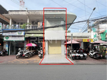 Shop for Rent Near Toul TumPung Market Flat in Phnom Penh Capital