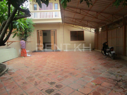 House for Rent at Boeung Trabek Plaza Flat in Phnom Penh Capital