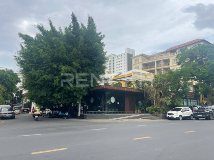 Corner Shop House for Rent Near Independence Monument Land in Phnom Penh Capital
