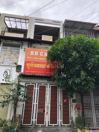 Shophouse for Rent at Near Toul Tom Poung Market Flat in Phnom Penh Capital