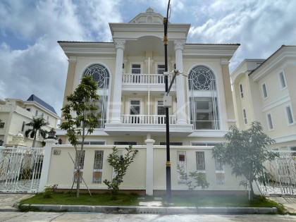 Single Villa for Rent at Borey Blue Diamond Villa in Phnom Penh Capital