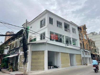 Corner Shop House for Rent at Sangkat Beong Trabek Flat in Phnom Penh Capital