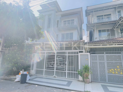 Twin Villa for Rent at Borey Piphop Thmey Sen Sok Villa in Phnom Penh Capital