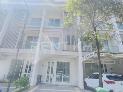 Link Villa for Rent at Borey Chip Mong Sensok Villa in Phnom Penh Capital
