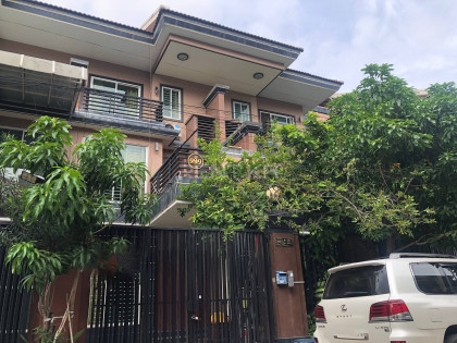 Link House LA for Rent at Borey  Tuek Thla 999 Villa in Phnom Penh Capital