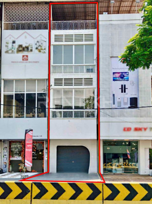 Shop  for Rent Near Toul Tom Poung Market Flat in Phnom Penh Capital