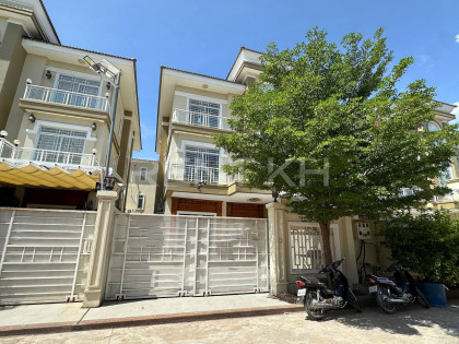 Twin villa for rent at borey Heng Heang Villa in Phnom Penh Capital