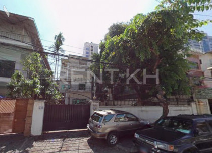 Shop for Rent Near Independence Monument Villa in Phnom Penh Capital