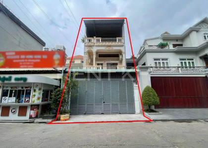 Shophouse for Rent at Toul TumPung Flat in Phnom Penh Capital
