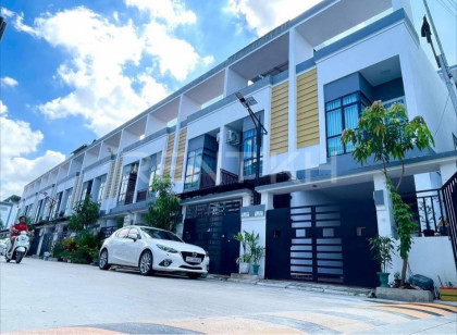 Link House For Rent at Borey Rumchek Tuol Pongro Villa in Phnom Penh Capital