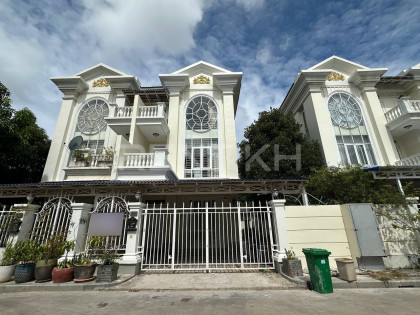 Twin Villa For Rent At Borey Mekong Royal Villa in Phnom Penh Capital