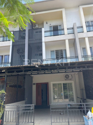 Link House for Rent at Borey Highland Villa in Phnom Penh Capital