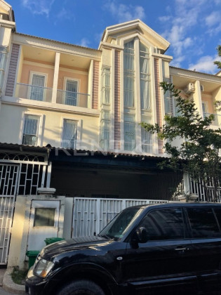 Link House For Rent at Borey Chip Mong Sensok Villa in Phnom Penh Capital