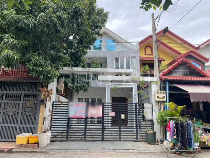 ផ្ទះសំរាប់ជួលនៅជ្រោយចង្វារ Villa in Phnom Penh Capital