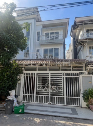 Twin Villa  For Rent at Borey Pipup Thmey Sen Sok Villa in Phnom Penh Capital