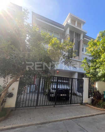 Link House For Rent at Borey Peng Huoth The Star Emerald Villa in Phnom Penh Capital