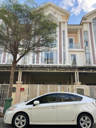 Link House For Rent at Borey Chip Mong Sen Sok Villa in Phnom Penh Capital