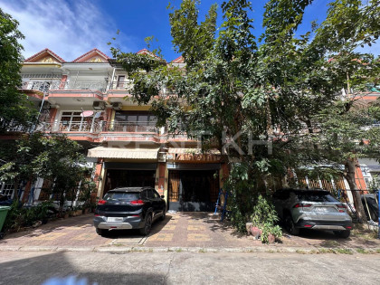 ផ្ទះ​ល្វែងនៅបុរីសុភមង្គលជ្រោយចង្វារ​ Flat in Phnom Penh Capital