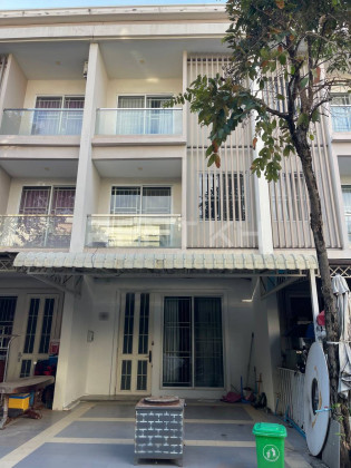Link House For Rent at Borey Chip Mong Sen Sok Villa in Phnom Penh Capital