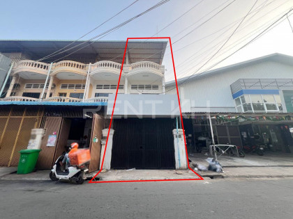Shop for Rent Near Toul TumPung Market Flat in Phnom Penh Capital
