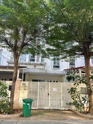 Link House For Rent at Borey Chip Mong Sensok Villa in Phnom Penh Capital