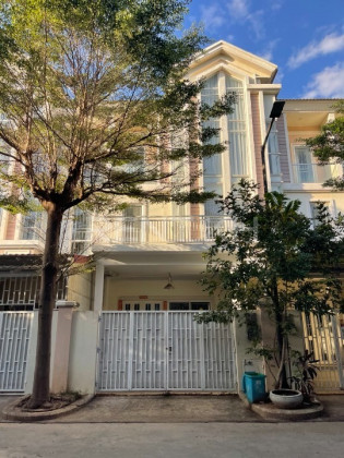Link House For Rent at Borey Chip Mong Sen Sok Villa in Phnom Penh Capital