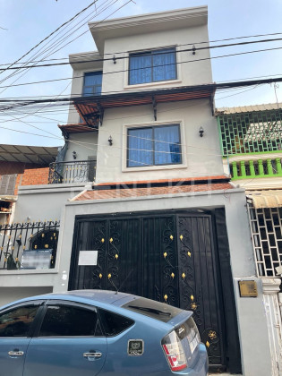 Villa for Rent at Sangkat Tuek Thla Villa in Phnom Penh Capital