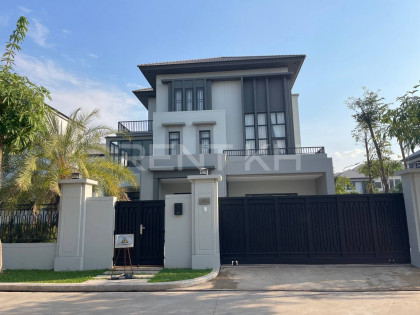 Single Villa for Rent at Borey Chip Mong Land Villa in Phnom Penh Capital