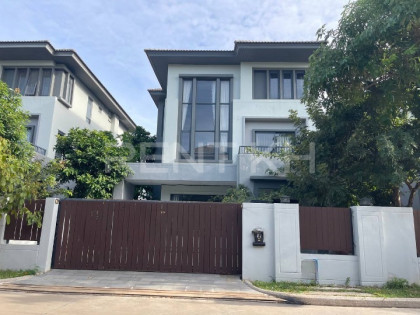 Villa Queen-A  at Borey Chip Mong Land, ParkLand 598 Villa in Phnom Penh Capital